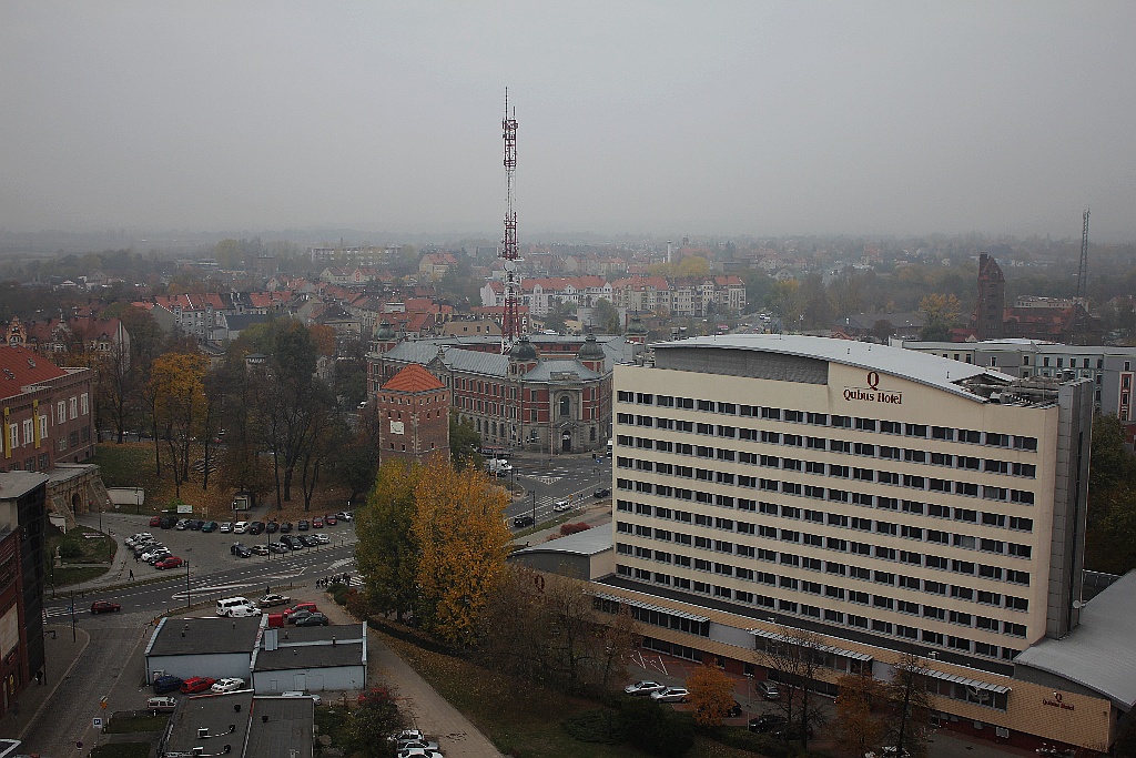 Jak wygląda jesienna Legnica z wieży Kościoła Mariackiego