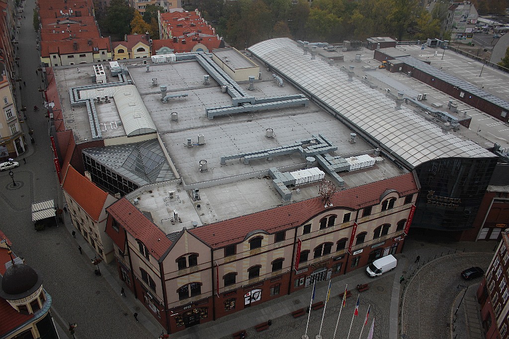 Jak wygląda jesienna Legnica z wieży Kościoła Mariackiego