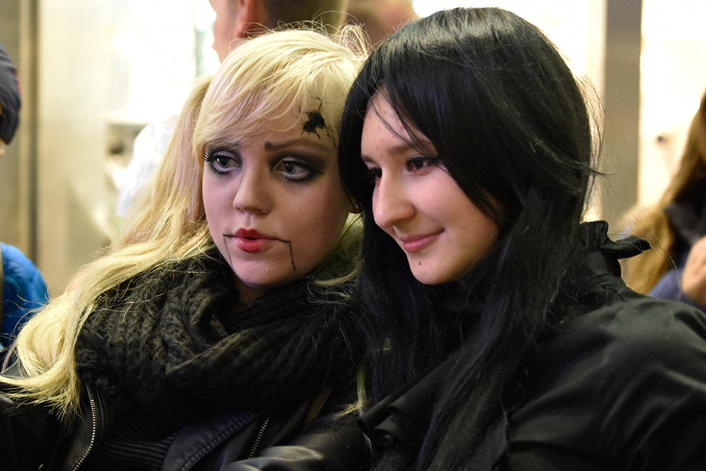 Mroczny halloweenowy pochód i spektakl w centrum Legnicy