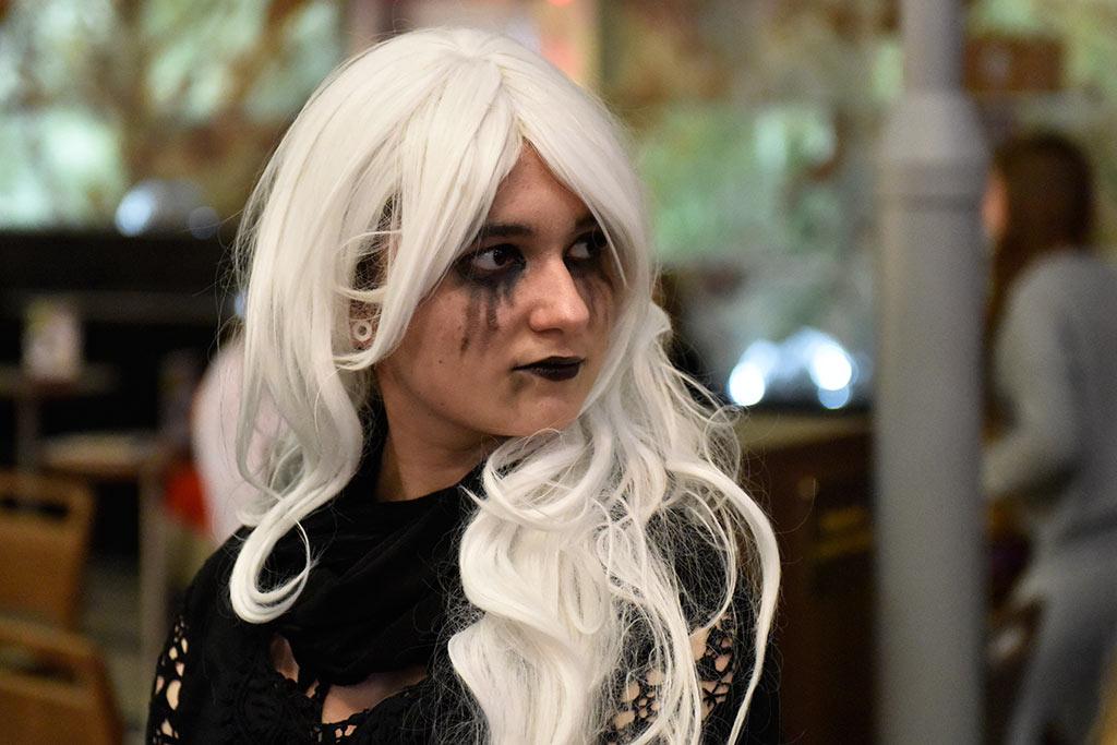 Mroczny halloweenowy pochód i spektakl w centrum Legnicy