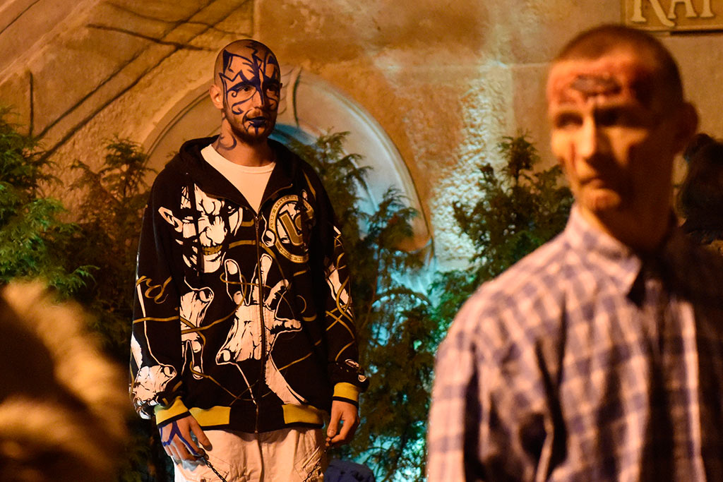 Mroczny halloweenowy pochód i spektakl w centrum Legnicy