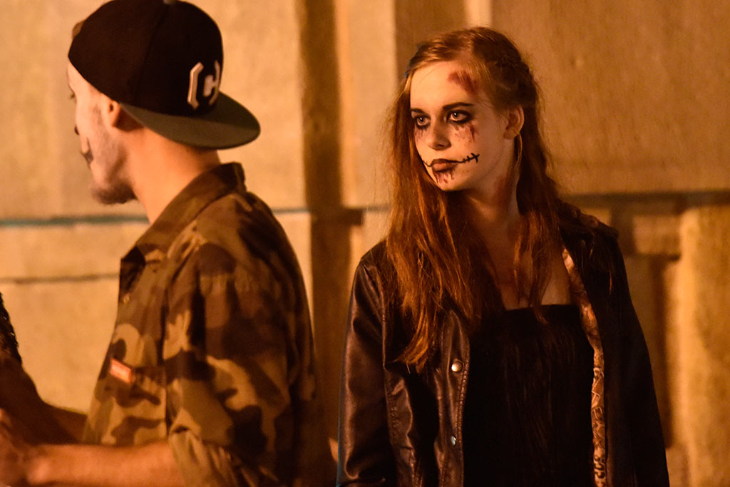 Mroczny halloweenowy pochód i spektakl w centrum Legnicy