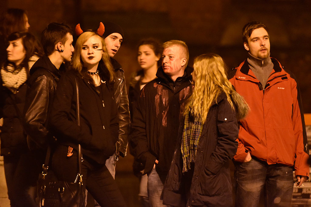 Mroczny halloweenowy pochód i spektakl w centrum Legnicy