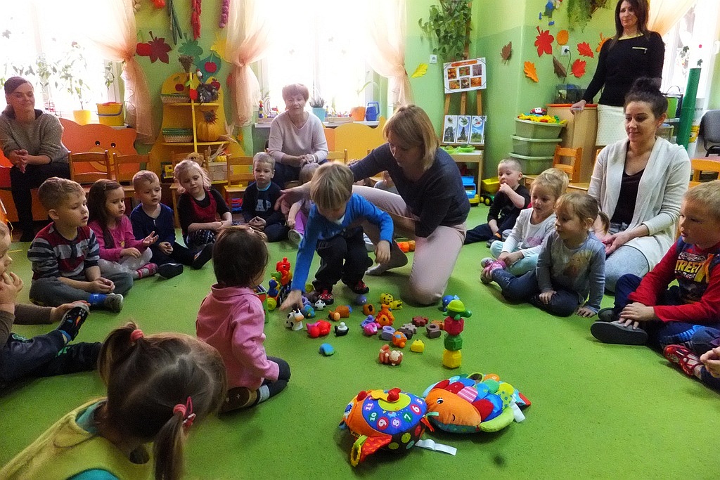 Dzieci z przedszkola nr 2 dostały zabawki w prezencie