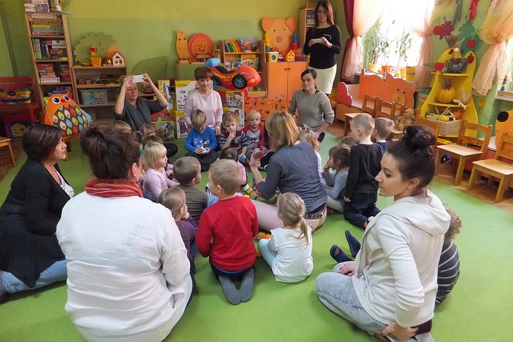 Dzieci z przedszkola nr 2 dostały zabawki w prezencie