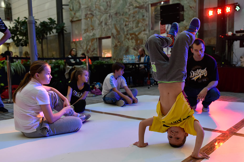 Breakdance i  hip - hop na  Hip &  Break Dance Show