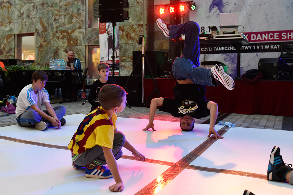 Breakdance i  hip - hop na  Hip &  Break Dance Show