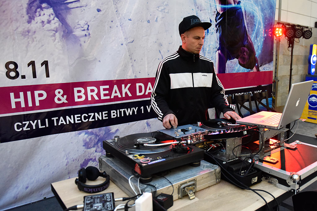Breakdance i  hip - hop na  Hip &  Break Dance Show