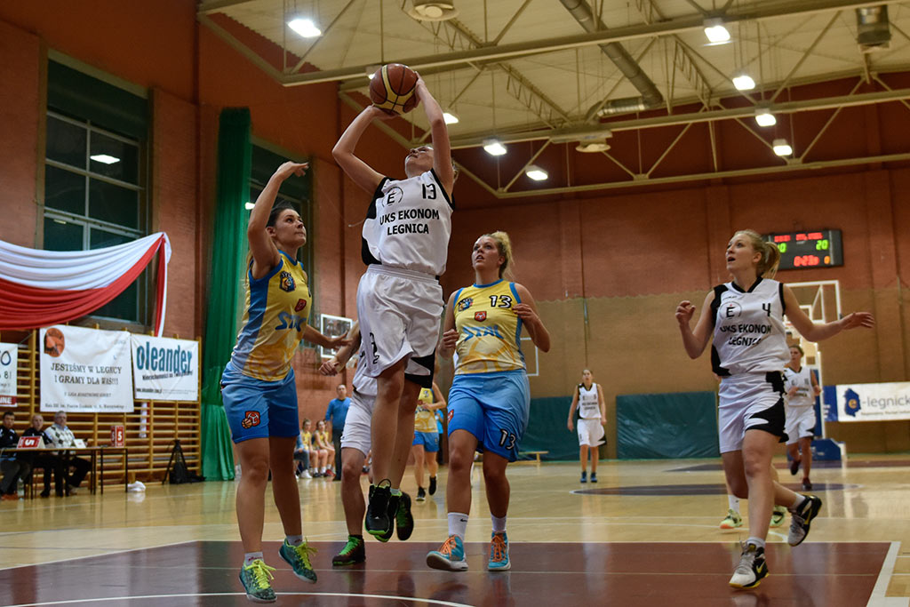 Ekonom Legnica pokonuje po emocjonującej walce Stal Brzeg