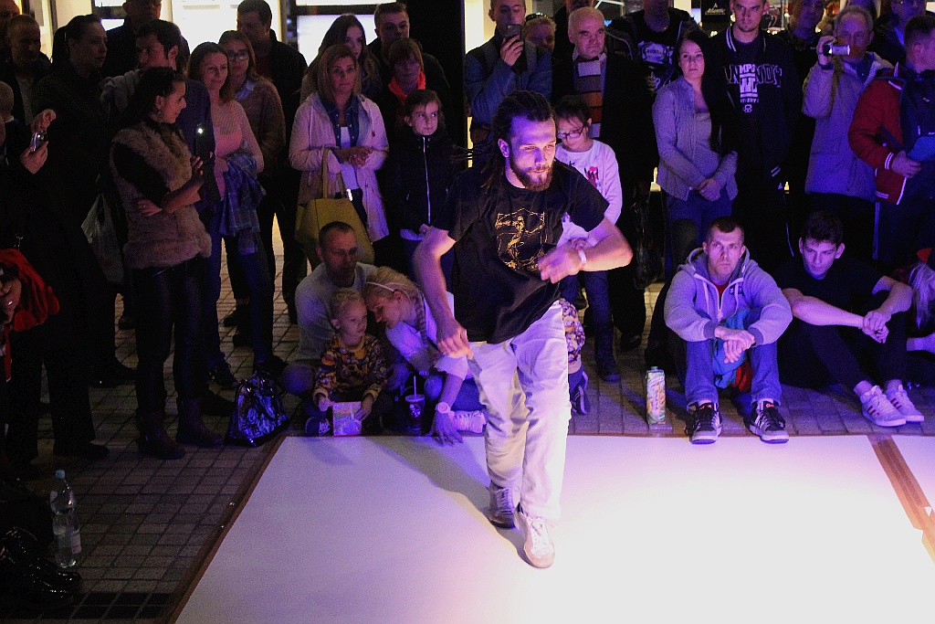 Breakdance i  hip - hop na  Hip &  Break Dance Show