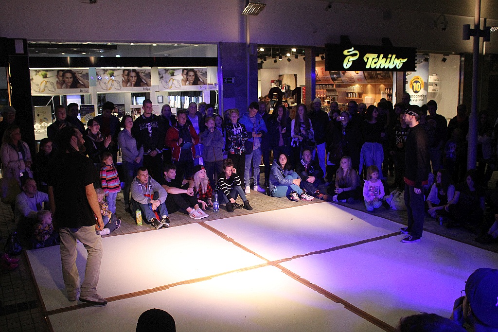 Breakdance i  hip - hop na  Hip &  Break Dance Show