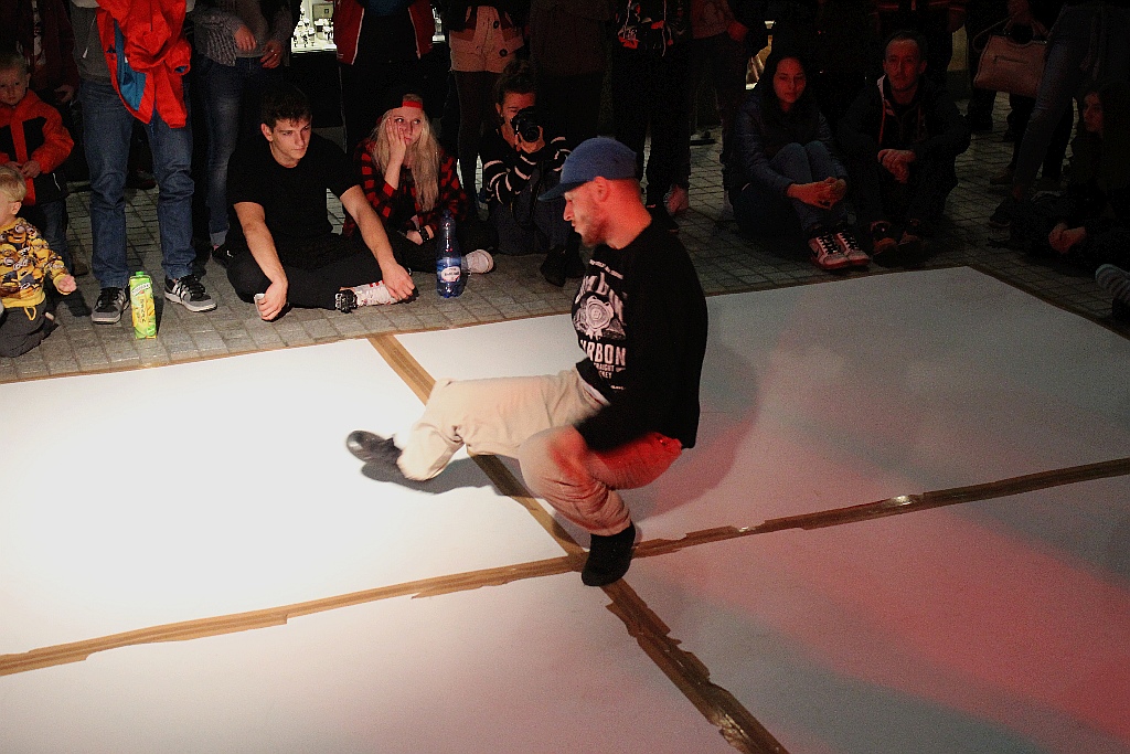 Breakdance i  hip - hop na  Hip &  Break Dance Show