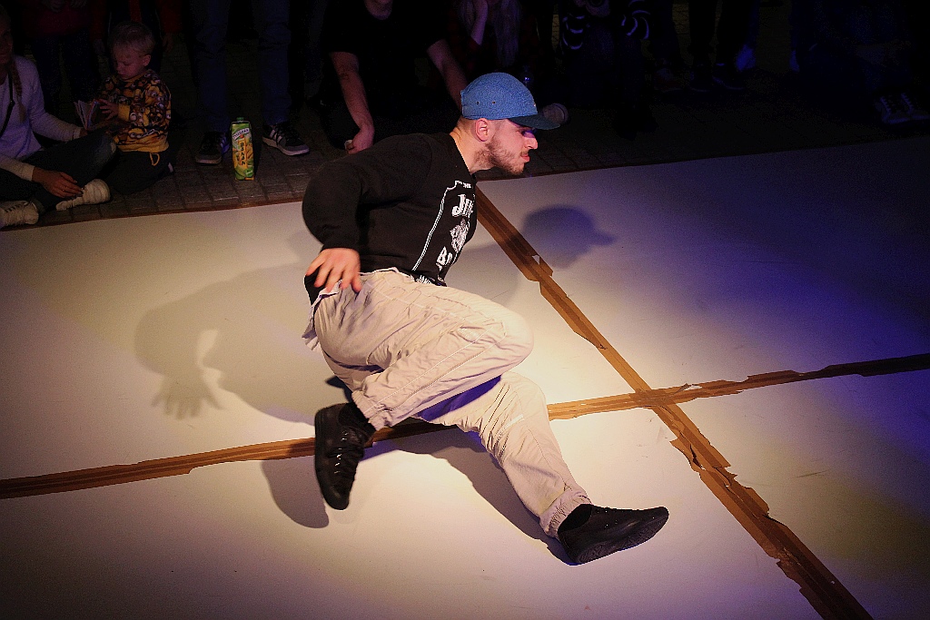 Breakdance i  hip - hop na  Hip &  Break Dance Show