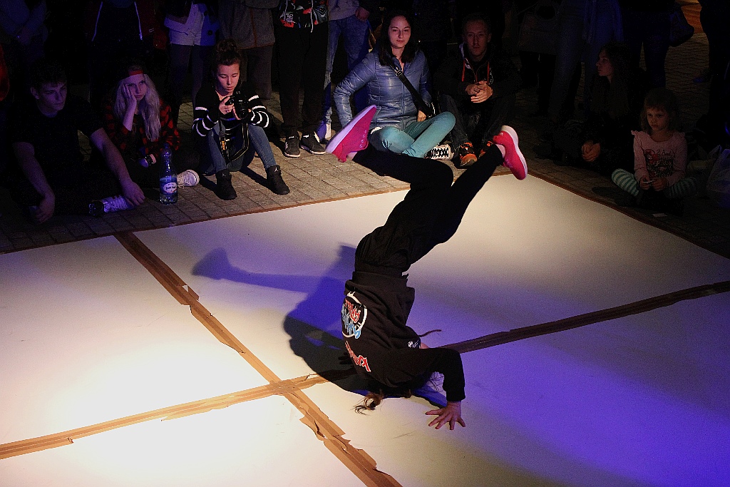 Breakdance i  hip - hop na  Hip &  Break Dance Show