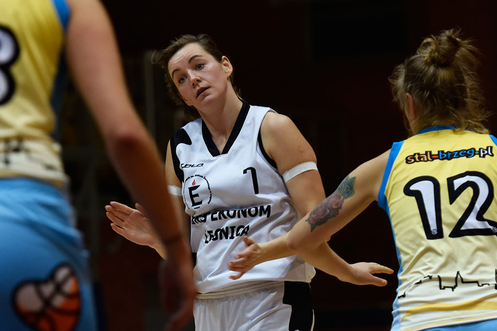 Ekonom Legnica pokonuje po emocjonującej walce Stal Brzeg