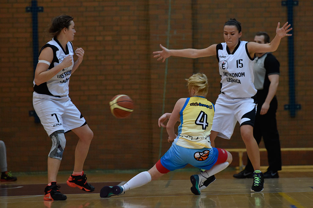 Ekonom Legnica pokonuje po emocjonującej walce Stal Brzeg