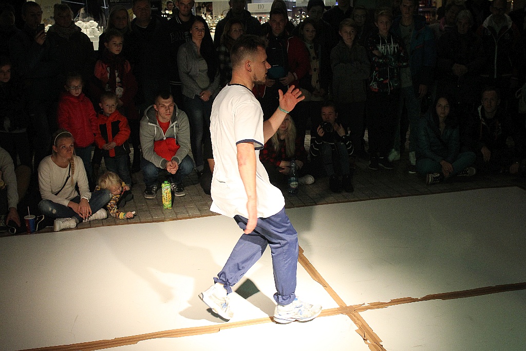 Breakdance i  hip - hop na  Hip &  Break Dance Show