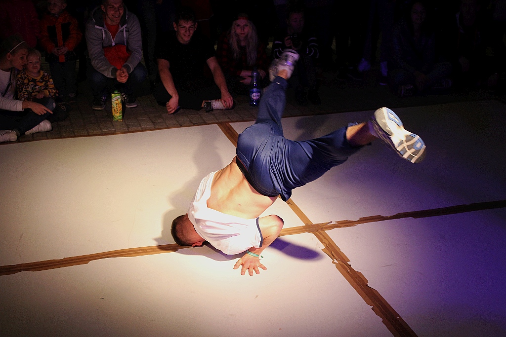 Breakdance i  hip - hop na  Hip &  Break Dance Show