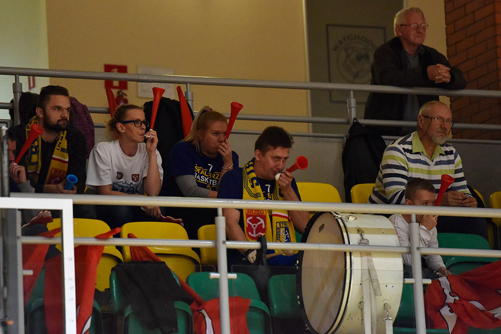 Ekonom Legnica pokonuje po emocjonującej walce Stal Brzeg