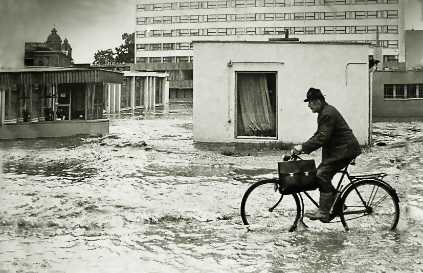 Powódź w 1977 roku. Zdjęcia Wincentego Kołodziejskiego