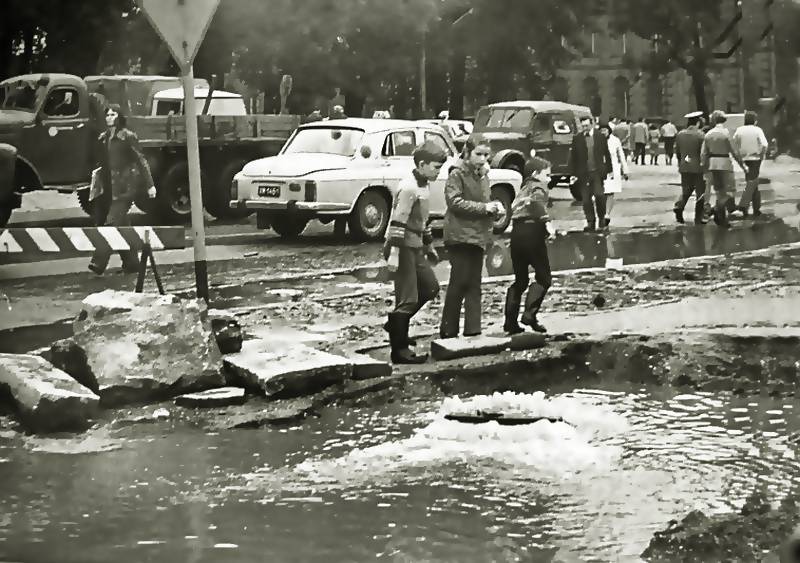 Powódź w 1977 roku. Zdjęcia Wincentego Kołodziejskiego