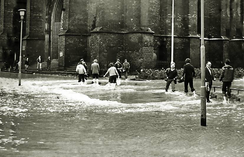 Powódź w 1977 roku. Zdjęcia Wincentego Kołodziejskiego