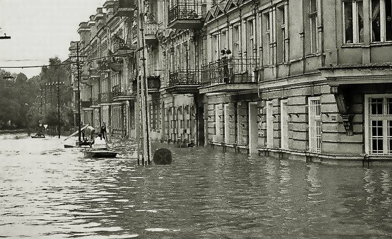 Powódź w 1977 roku. Zdjęcia Wincentego Kołodziejskiego