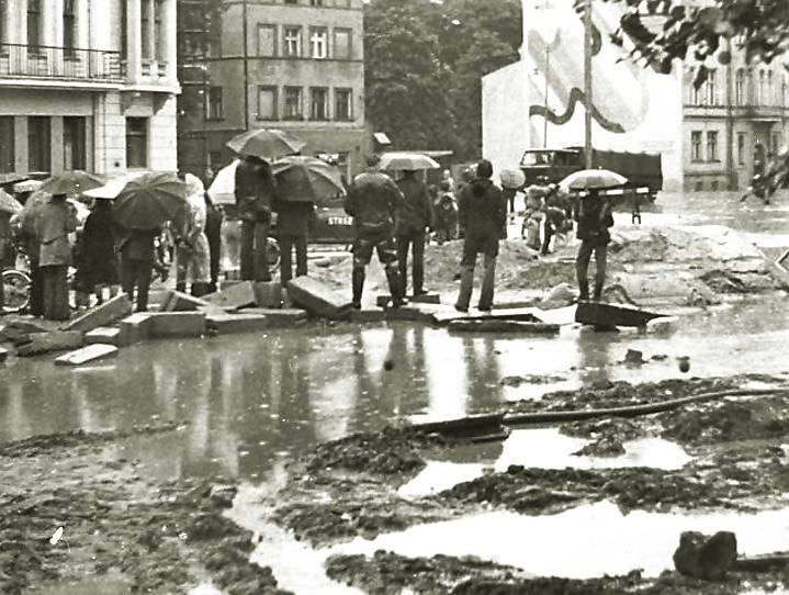 Powódź w 1977 roku. Zdjęcia Wincentego Kołodziejskiego