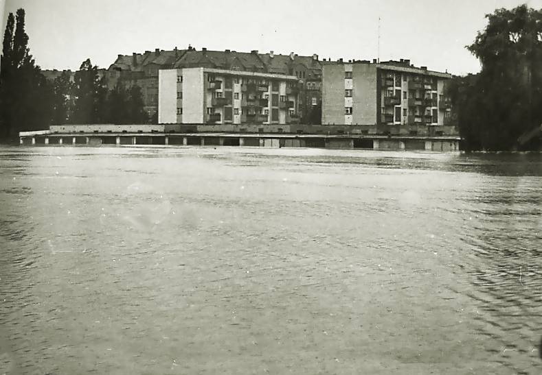 Powódź w 1977 roku. Zdjęcia Wincentego Kołodziejskiego