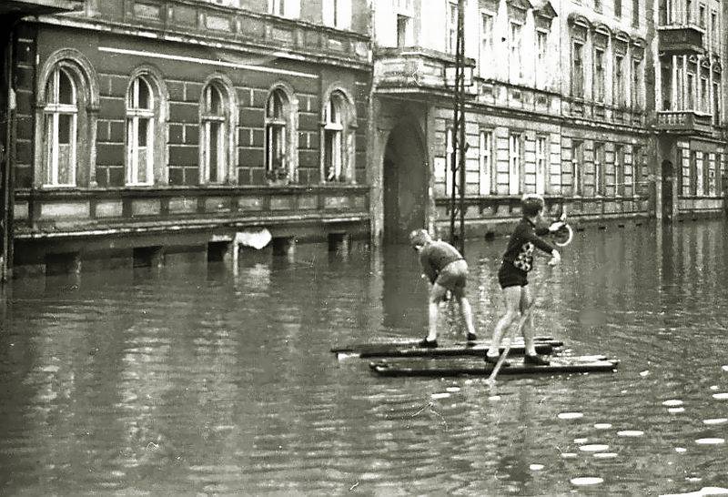 Powódź w 1977 roku. Zdjęcia Wincentego Kołodziejskiego