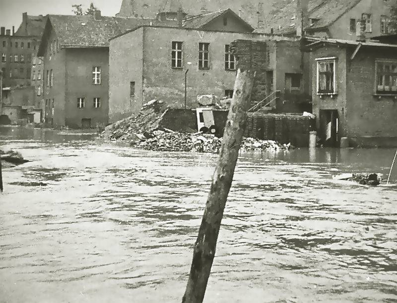 Powódź w 1977 roku. Zdjęcia Wincentego Kołodziejskiego