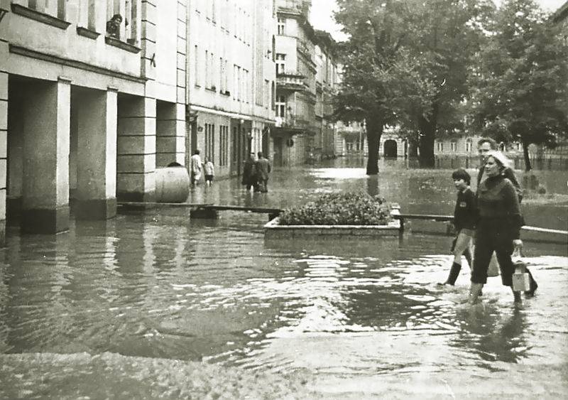 Powódź w 1977 roku. Zdjęcia Wincentego Kołodziejskiego