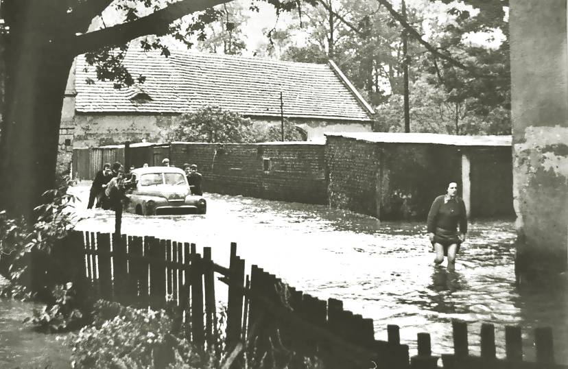 Powódź w 1977 roku. Zdjęcia Wincentego Kołodziejskiego