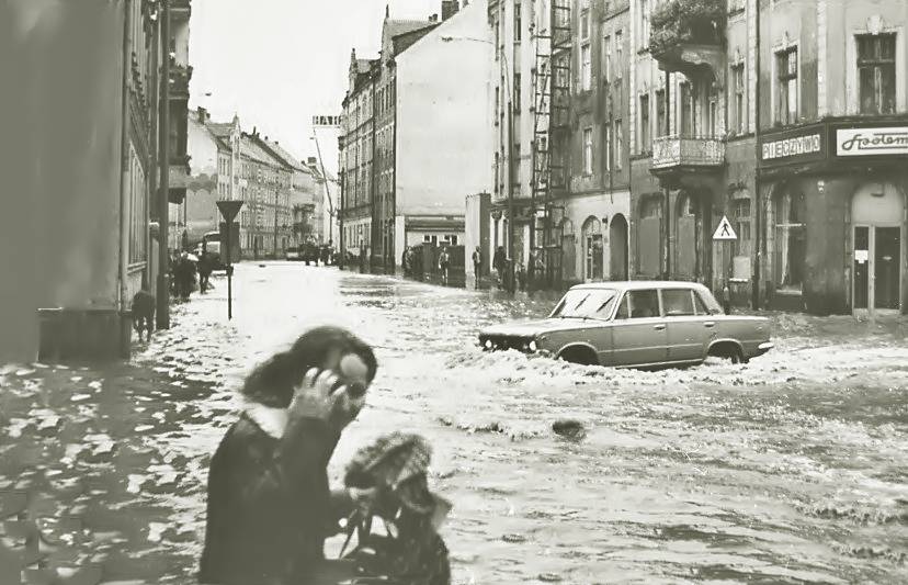 Powódź w 1977 roku. Zdjęcia Wincentego Kołodziejskiego