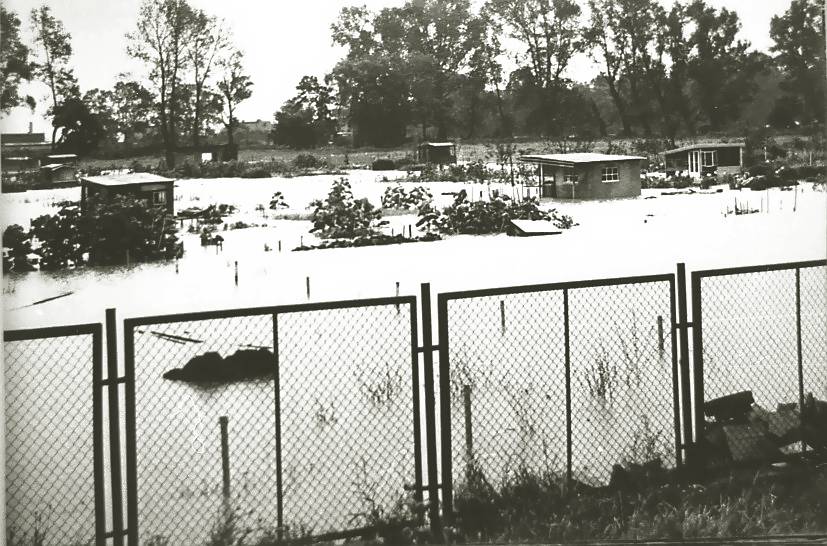 Powódź w 1977 roku. Zdjęcia Wincentego Kołodziejskiego