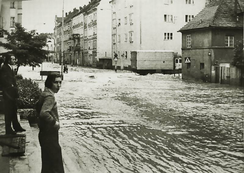 Powódź w 1977 roku. Zdjęcia Wincentego Kołodziejskiego
