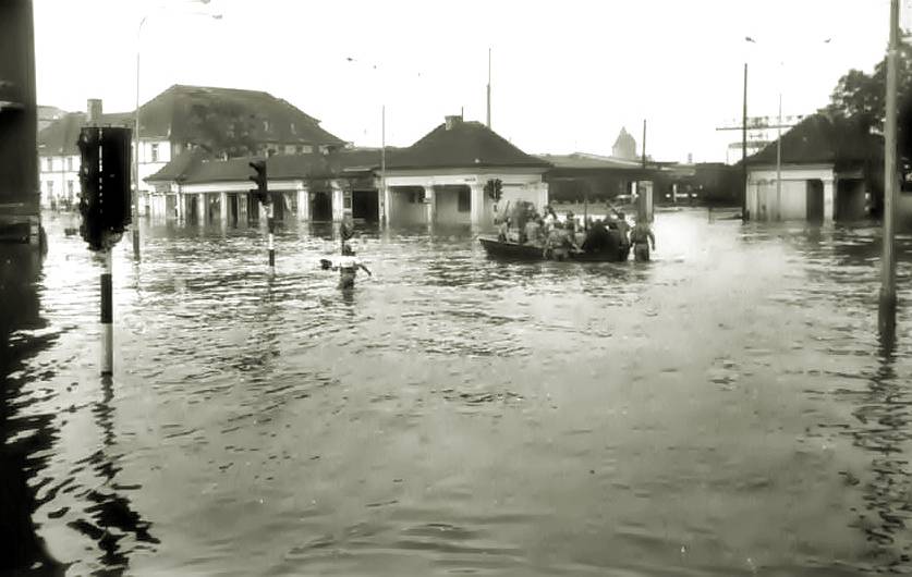 Powódź w 1977 roku. Zdjęcia Wincentego Kołodziejskiego