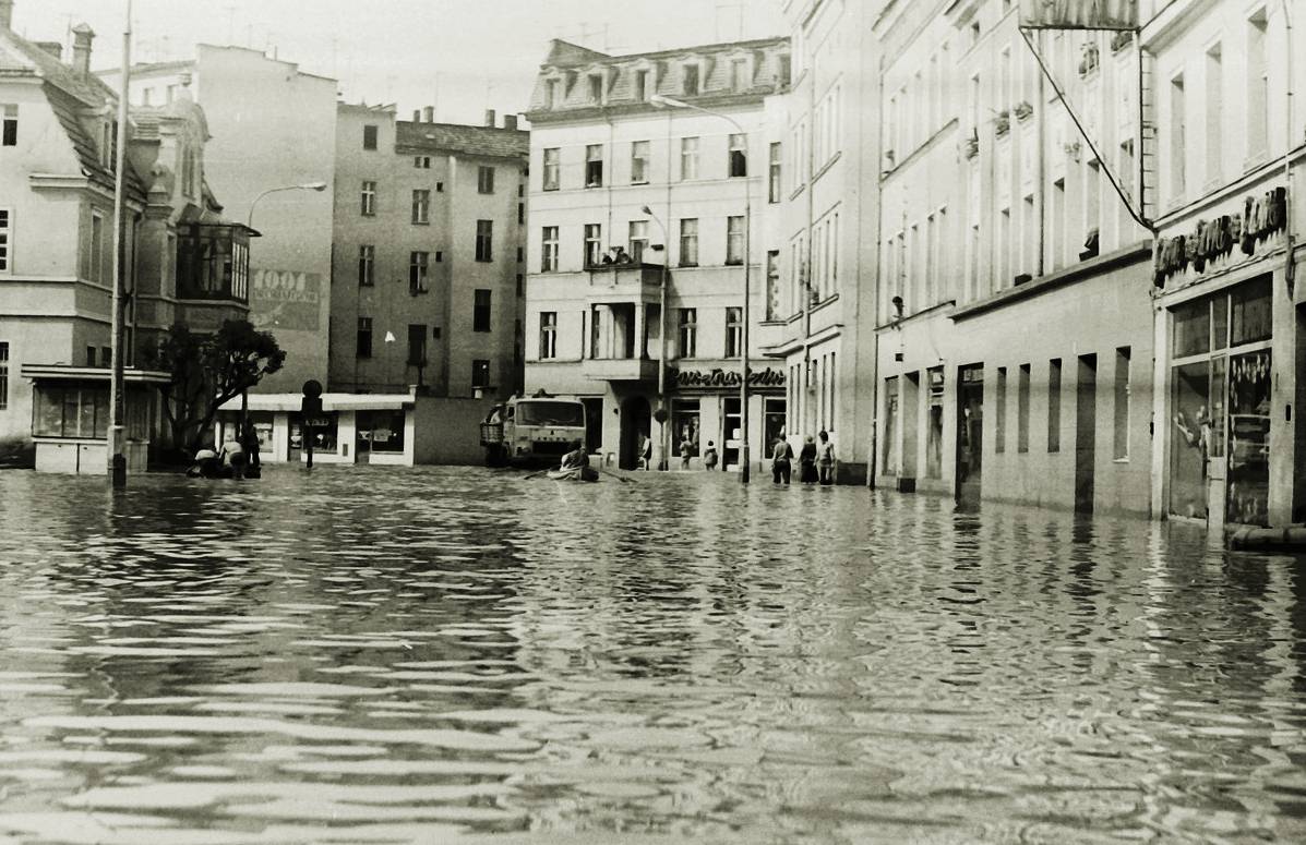 Powódź w 1977 roku. Zdjęcia Wincentego Kołodziejskiego