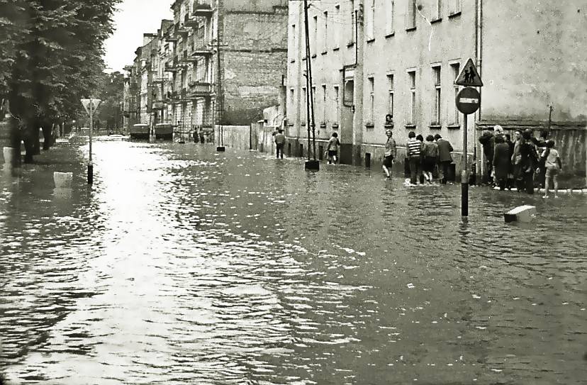 Powódź w 1977 roku. Zdjęcia Wincentego Kołodziejskiego