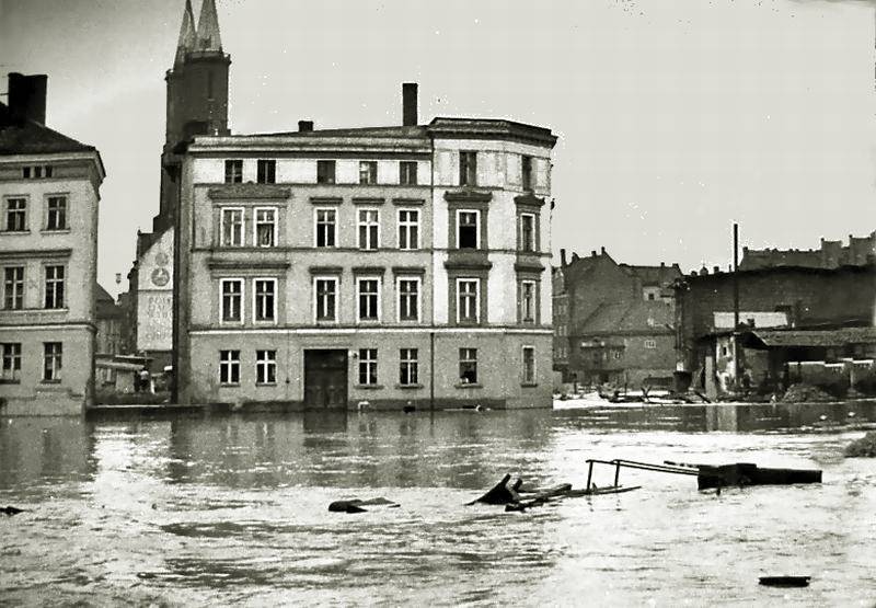 Powódź w 1977 roku. Zdjęcia Wincentego Kołodziejskiego