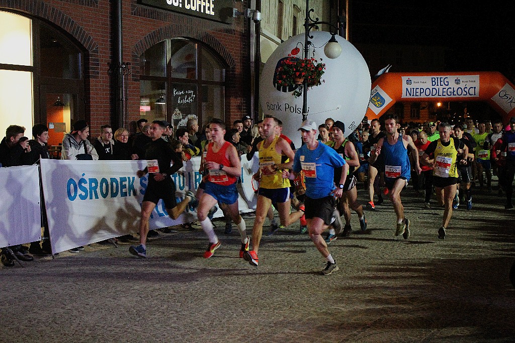 Blisko czterysta osób pobiegło w Biegu Niepodległości

