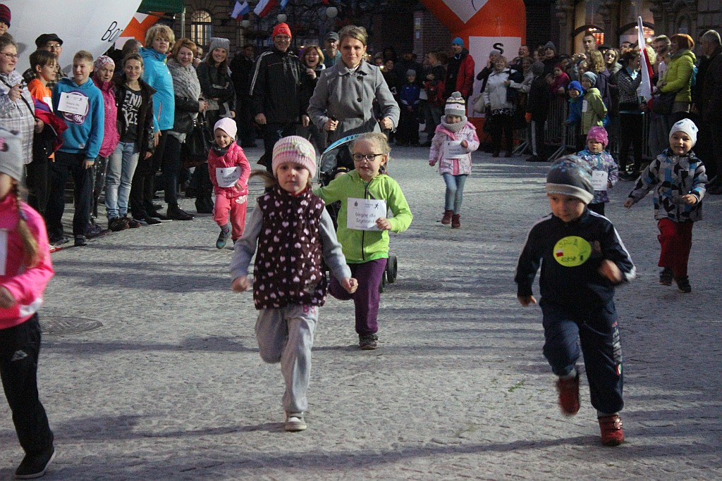 Trzysta osób pobiegło w Biegu Niepodległości dla młodzieży