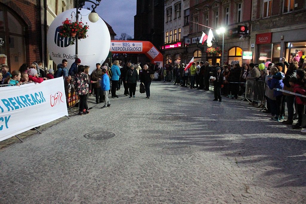Trzysta osób pobiegło w Biegu Niepodległości dla młodzieży