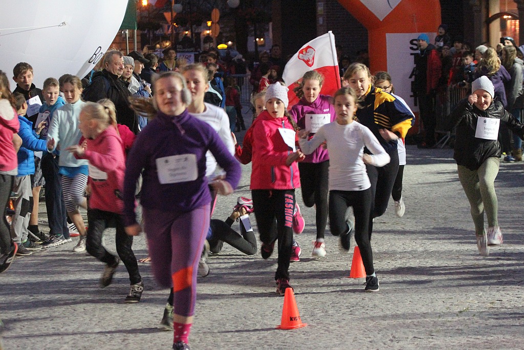 Trzysta osób pobiegło w Biegu Niepodległości dla młodzieży