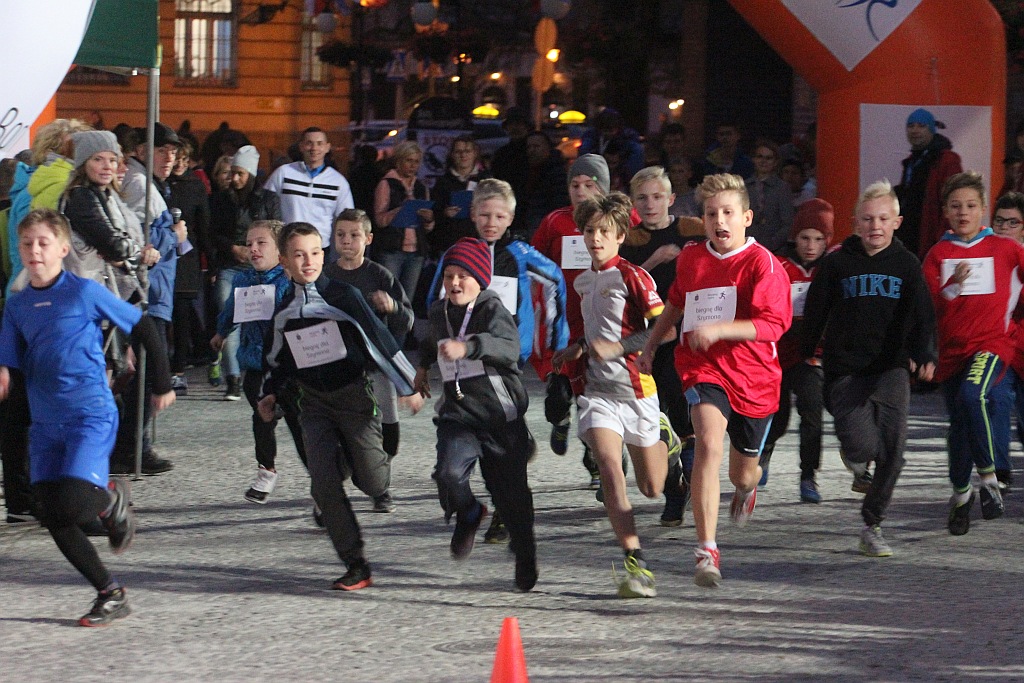 Trzysta osób pobiegło w Biegu Niepodległości dla młodzieży