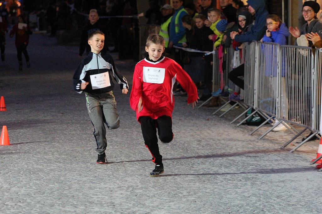 Trzysta osób pobiegło w Biegu Niepodległości dla młodzieży