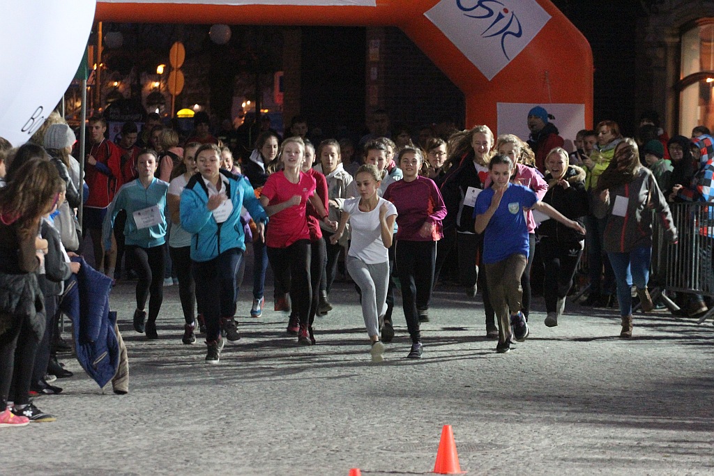 Trzysta osób pobiegło w Biegu Niepodległości dla młodzieży