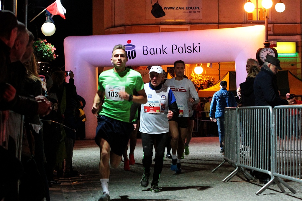 Blisko czterysta osób pobiegło w Biegu Niepodległości
