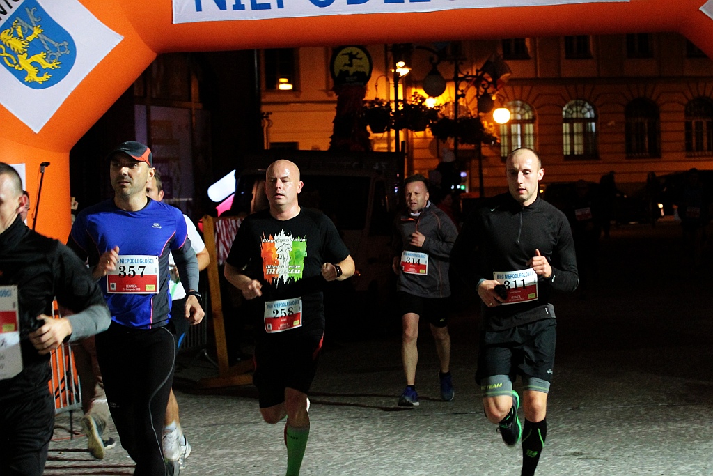 Blisko czterysta osób pobiegło w Biegu Niepodległości
