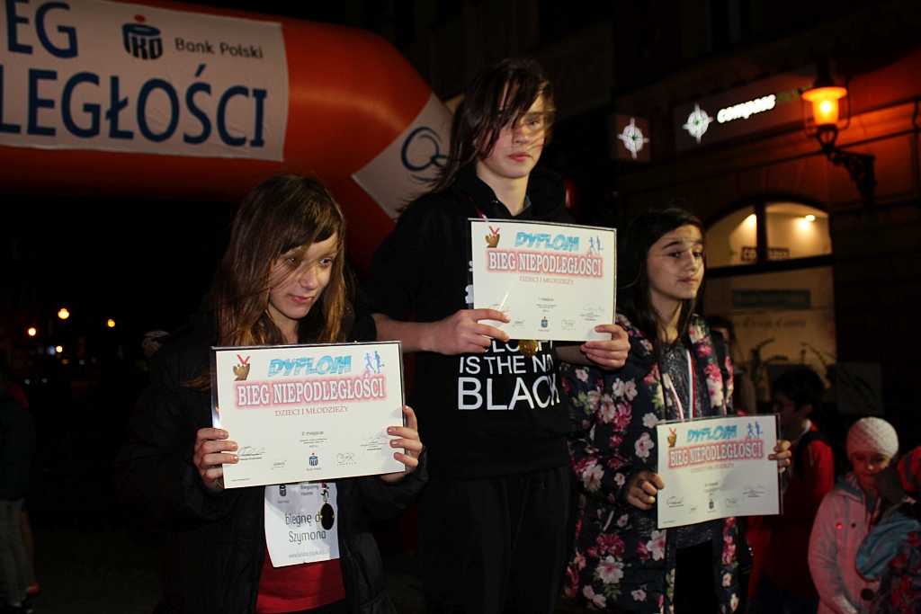 Trzysta osób pobiegło w Biegu Niepodległości dla młodzieży